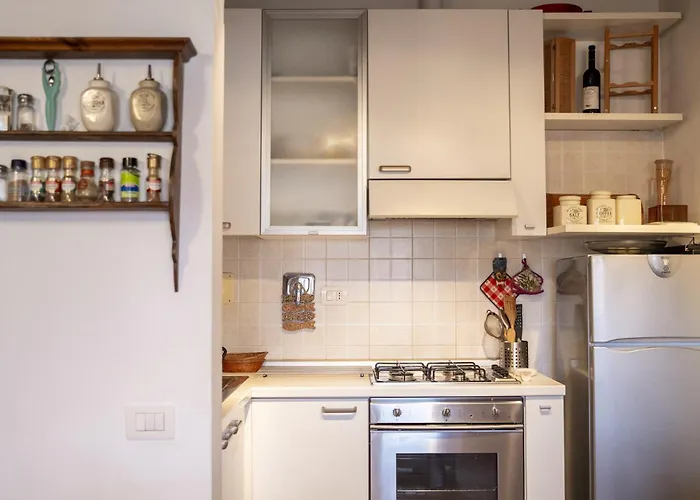 Via Cairoli By Ospitaci